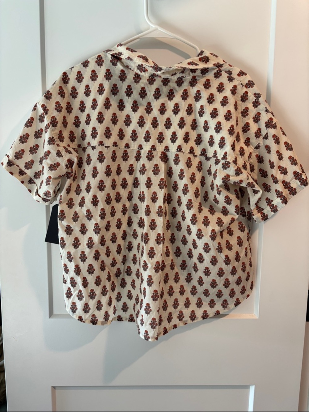 Relaxed Ivory Floral Button-Up Top - Picture 4 of 5